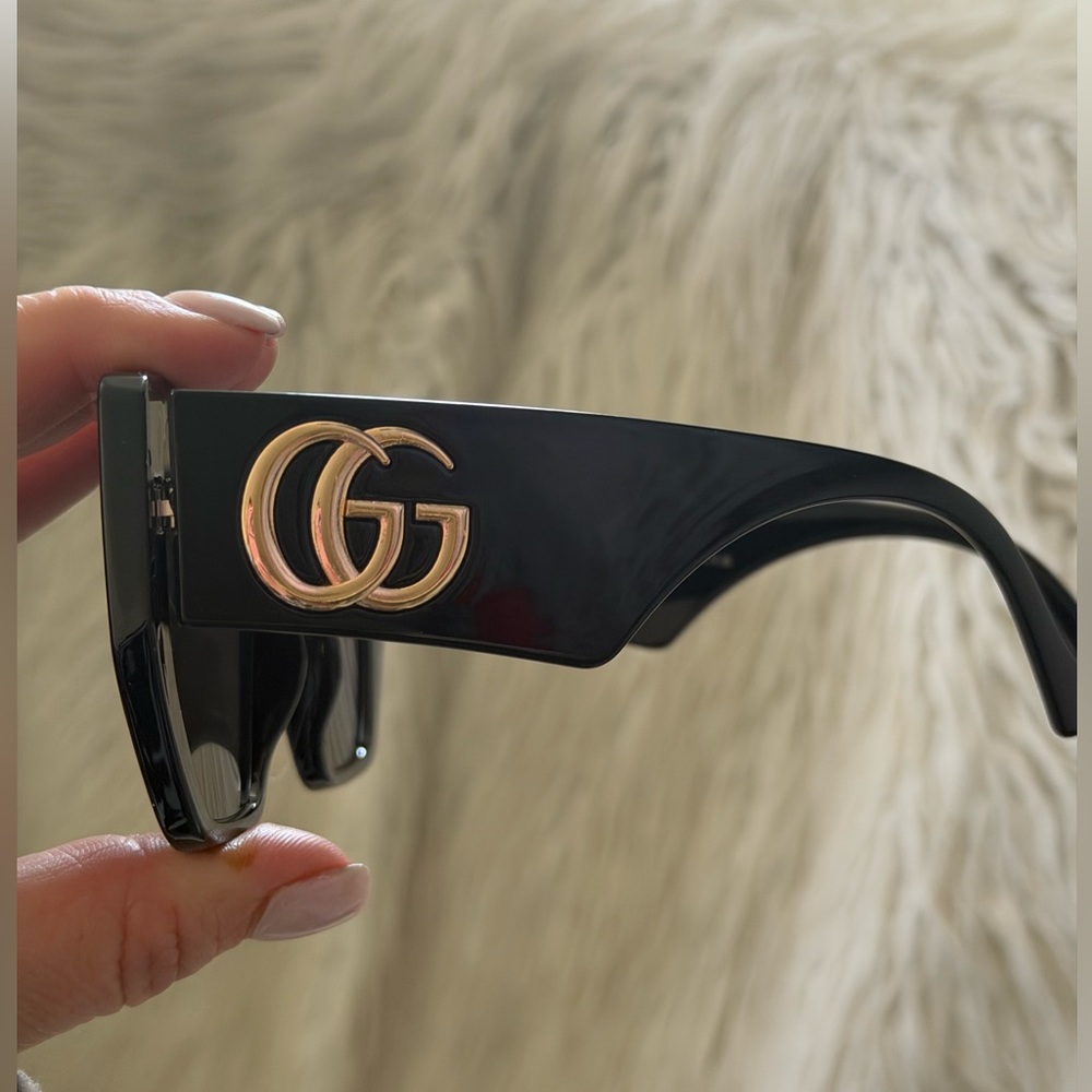 Gucci Black Sunglasses with Gold Double G Accent - Picture 10 of 10